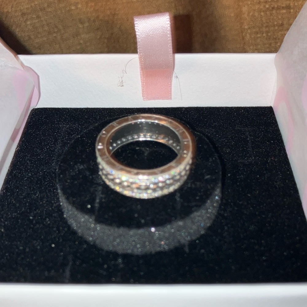 Pandora Elegant White Box